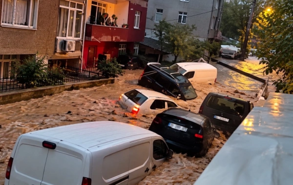 İstanbulda dəhşətli gecə — 1 ölü, 2500-dən çox müraciət