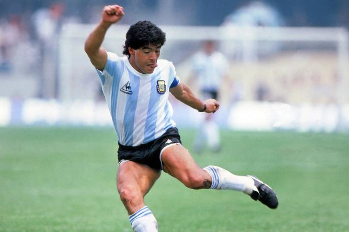 ATV-nin aparıcısının rəsmi adı Maradona imiş —​ FOTO