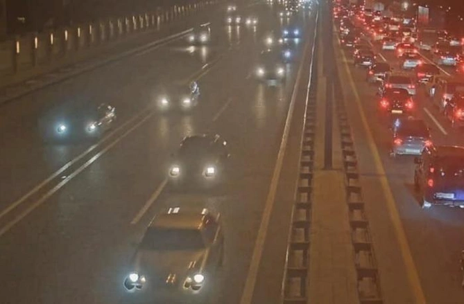 Bakıda ağır yol qəzası sıxlıq yaratdı — FOTO Bakıda ağır yol qəzası sıxlıq yaratdı — FOTO