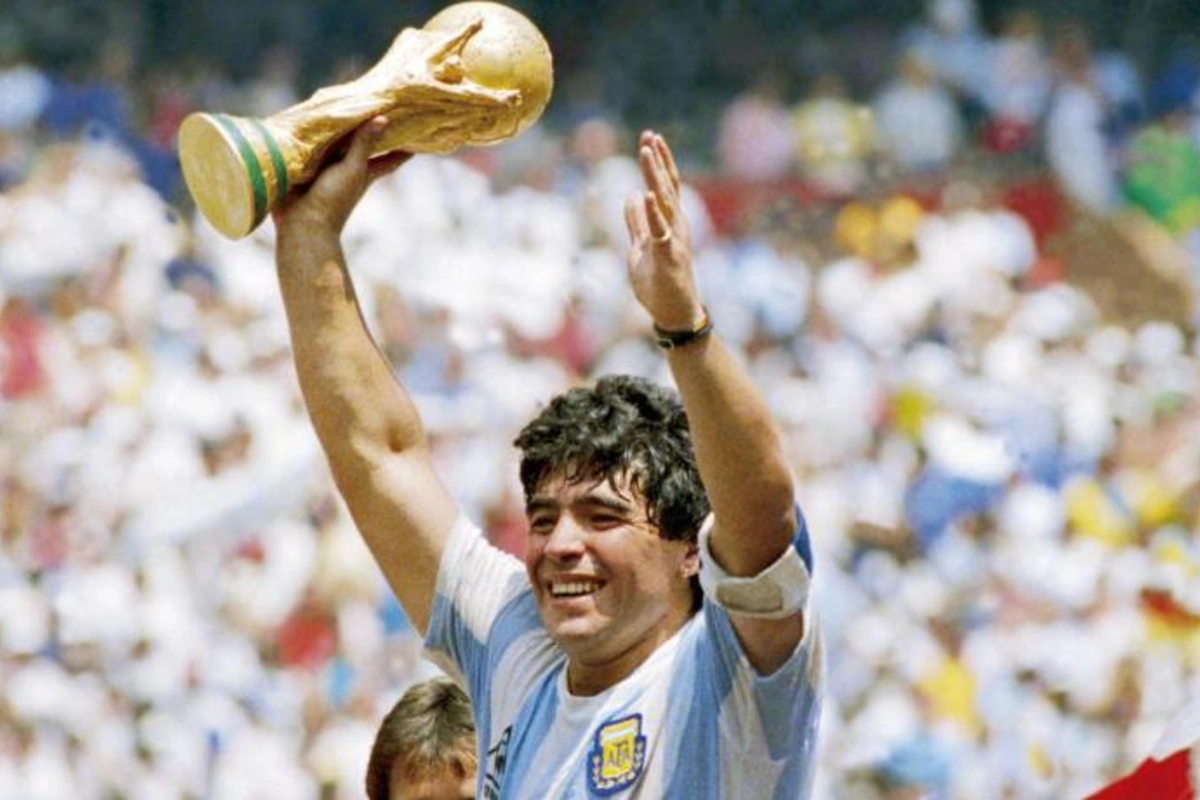 Maradona vəfat etdi