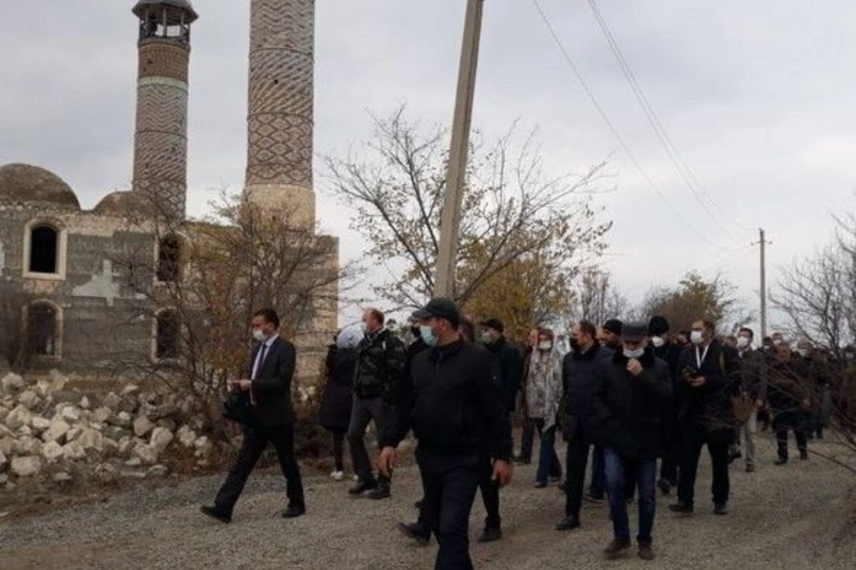 Diplomatik korpusun nümayəndələri urbisidə məruz qalmış Ağdamda — FOTOLAR