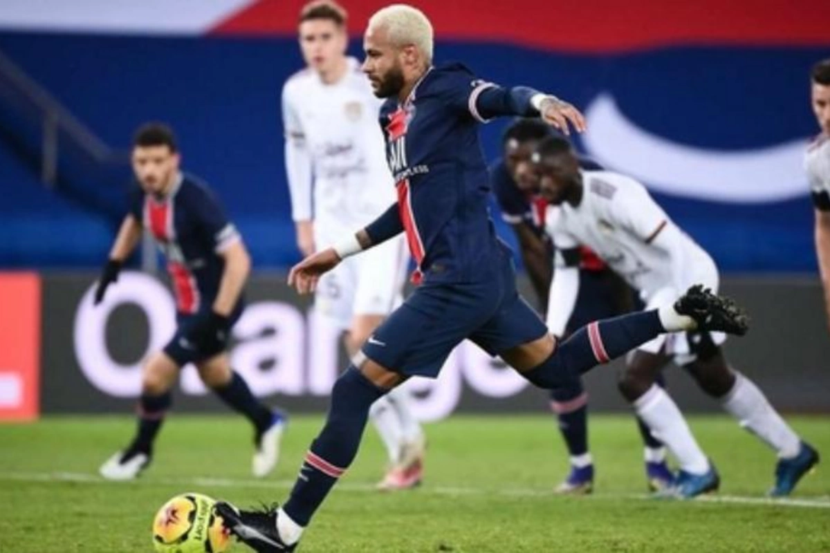 Neymar İbrahimoviçin rekordunu qırıb