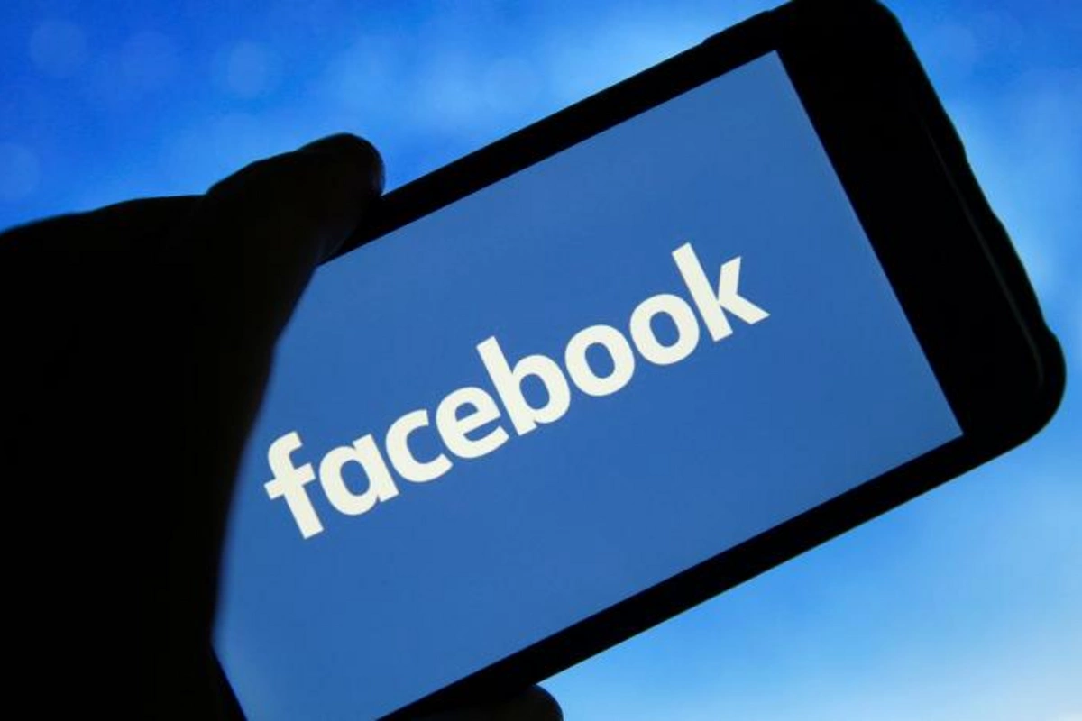 “Facebook” və “İnstagram” çökdü