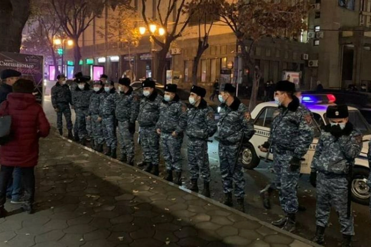 Yerevan polisi Paşinyanın əleyhdarlarını saxladı