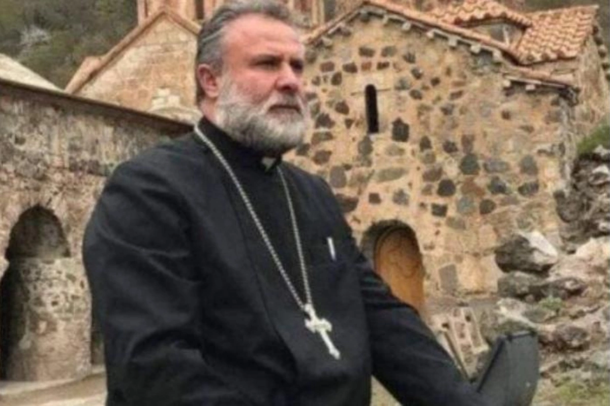 Kəlbəcərdəki keşiş də İrəvana qaçdı