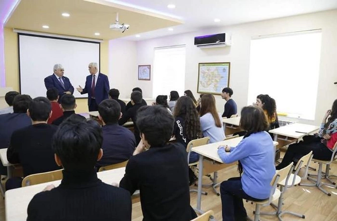 Bilal Dündar Azərbaycan Texnologiya Universitetində oldu — FOTO Bilal Dündar Azərbaycan Texnologiya Universitetində oldu — FOTO