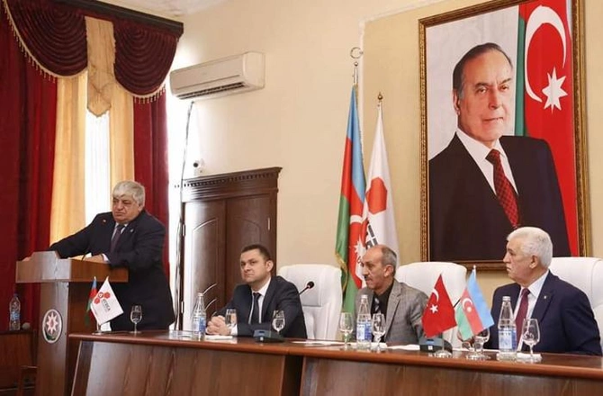 Bilal Dündar Azərbaycan Texnologiya Universitetində oldu — FOTO Bilal Dündar Azərbaycan Texnologiya Universitetində oldu — FOTO