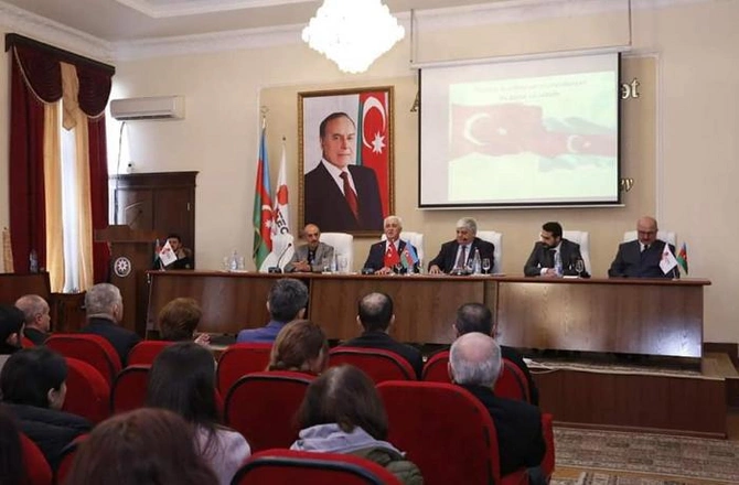 Bilal Dündar Azərbaycan Texnologiya Universitetində oldu — FOTO Bilal Dündar Azərbaycan Texnologiya Universitetində oldu — FOTO