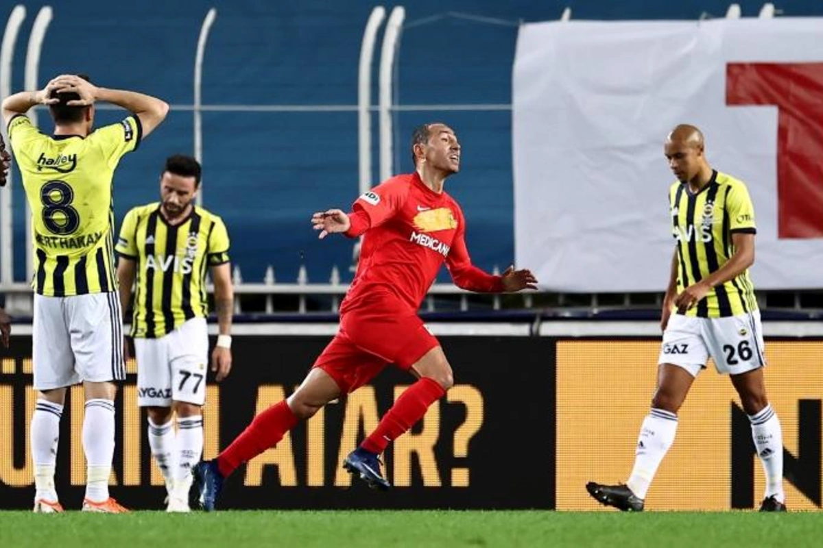 “Fənərbaxça”dan ağır məğlubiyyət