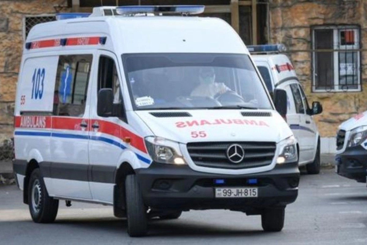 Kişi ailə üzvü tərəfindən bıçaqlandı