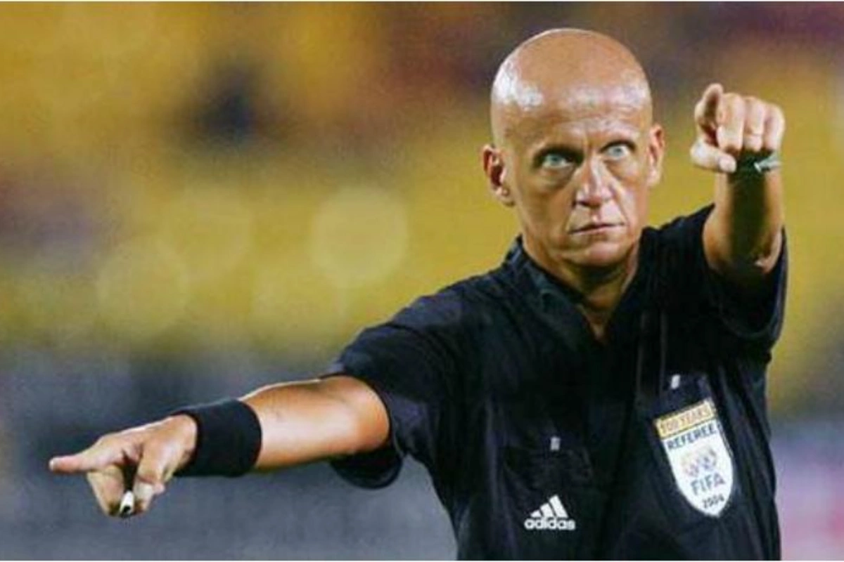 Futbol tarixinin ən yaxşı hakimi odur