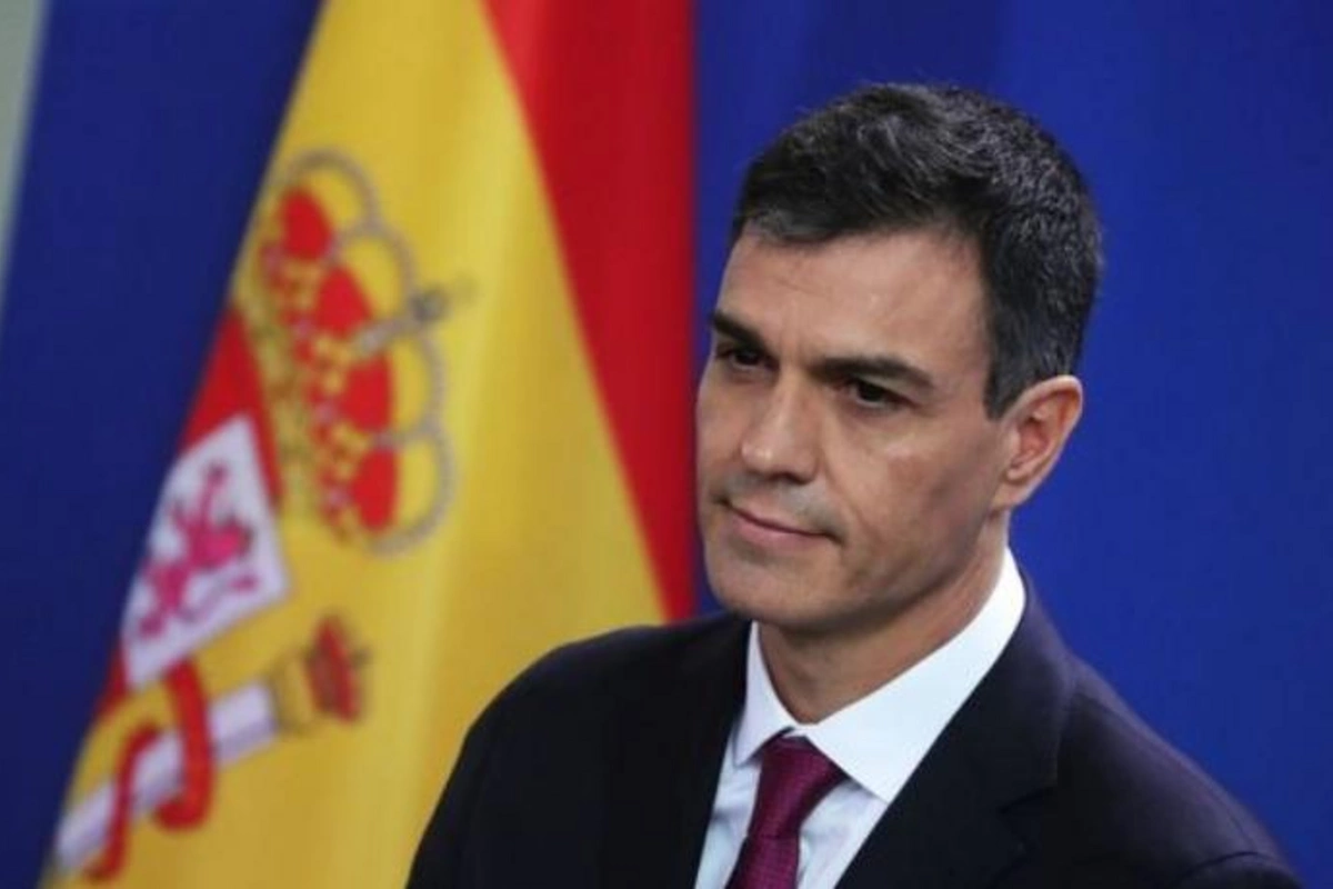 Makronla görüşən İspaniya baş naziri özünü təcrid etdi
