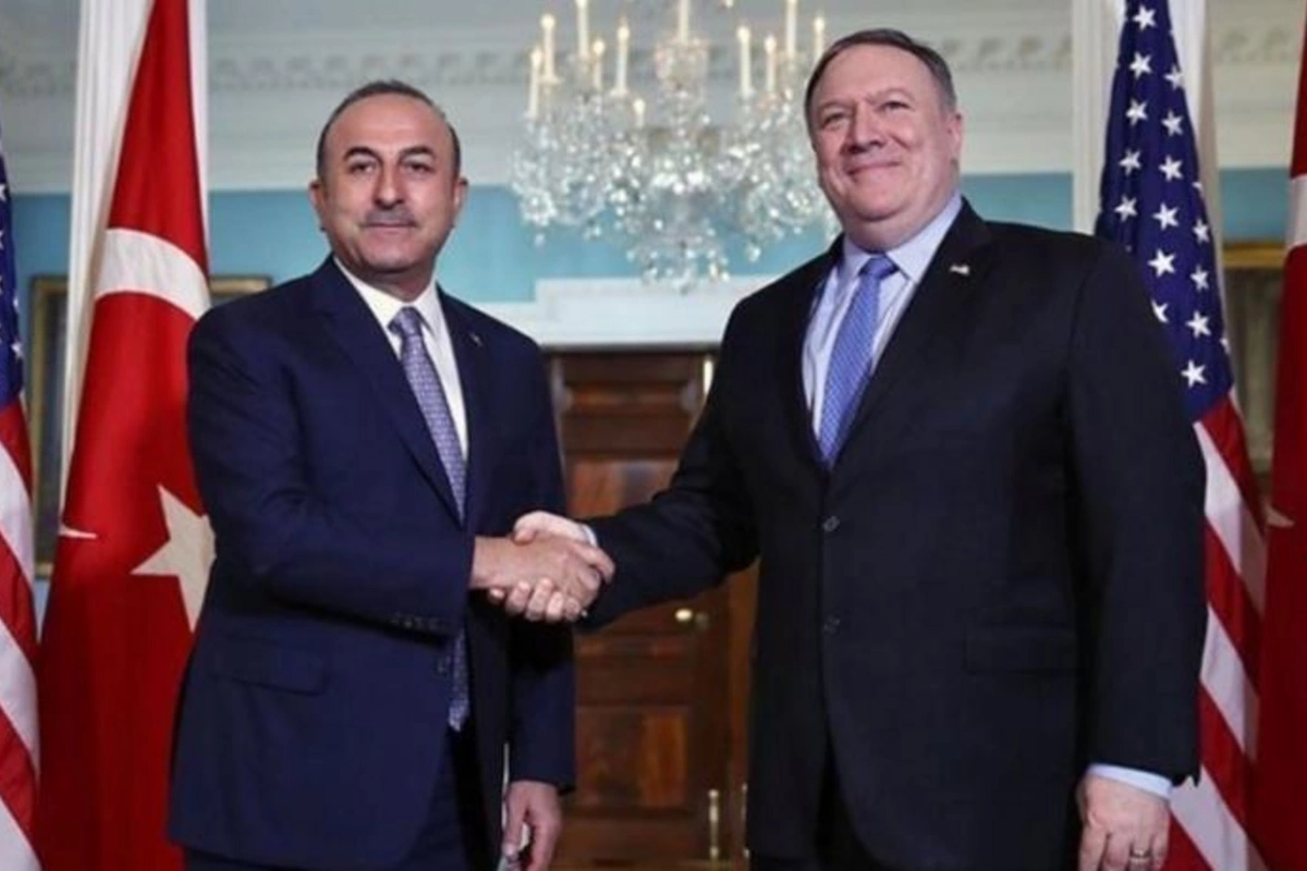 Türkiyə XİN rəhbəri ilə Pompeo arasında telefon danışığı oldu