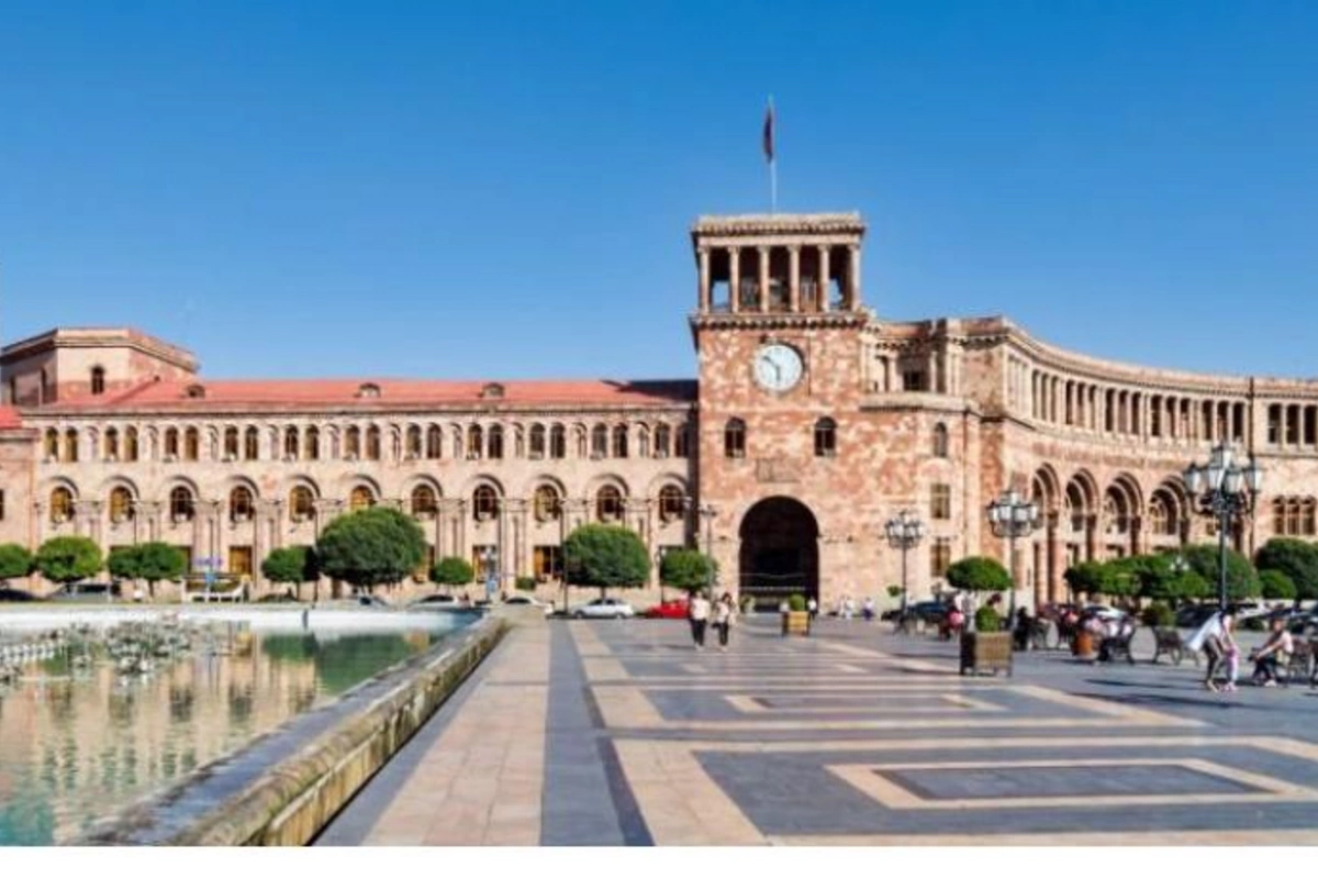 Ermənistanda həkimlər kütləvi tətil elan etdi