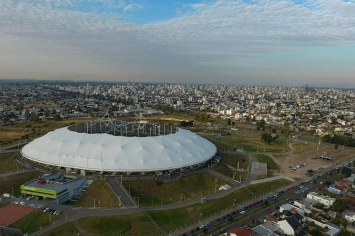 Daha bir stadiona Maradonanın adı veriləcək