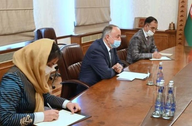 Ceyhun Bayramov Əfqanıstanın ölkəmizə yeni təyin olunmuş səfiri ilə görüşüb — FOTO Ceyhun Bayramov Əfqanıstanın ölkəmizə yeni təyin olunmuş səfiri ilə görüşüb — FOTO