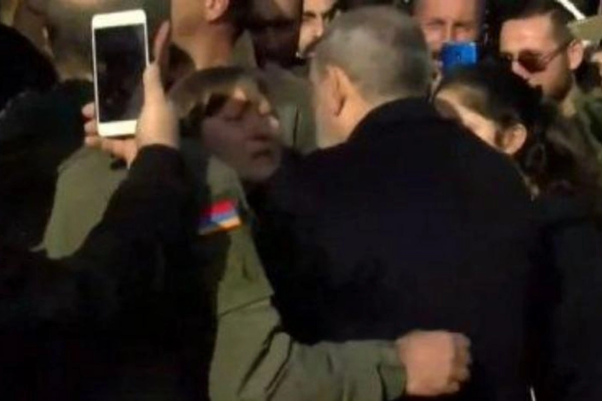 Erməni qadın Paşinyana: Sənin oğlun kimi, mənimki də sağ olmalı idi