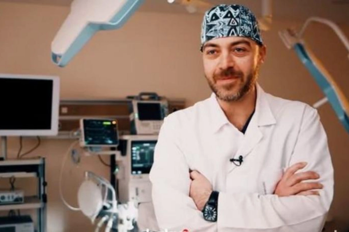 Hərbçilərimizə könüllü yardım edən italiyalı həkim — VİDEO