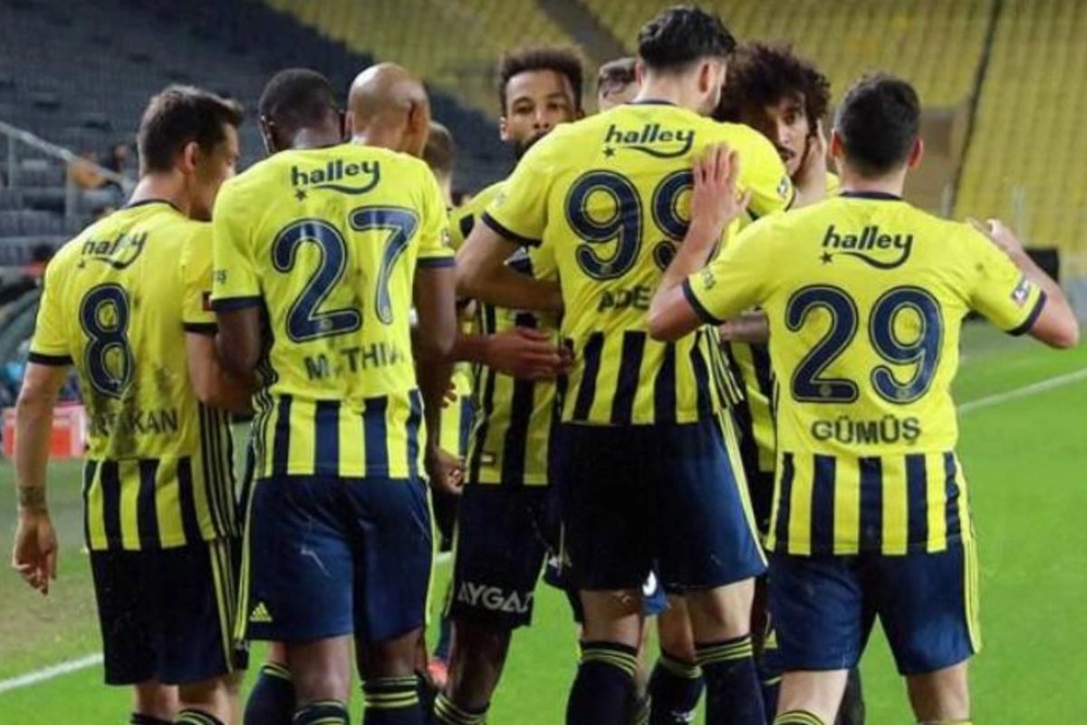 “Fənərbağça”nın 3 futbolçusunda koronavirus aşkarlandı