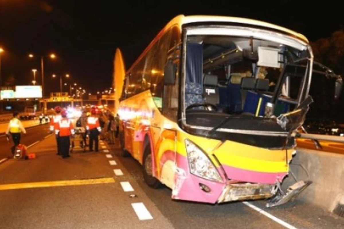 Avtobus qəzasında 37 nəfər öldü
