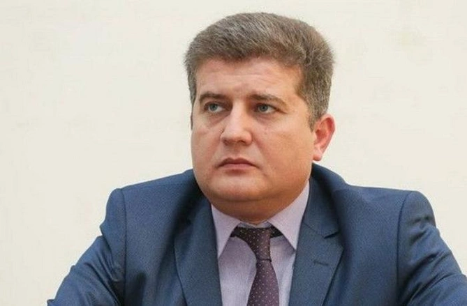 Kamran Əliyevə səs verməyən deputatın kimliyi bilindi — FOTO