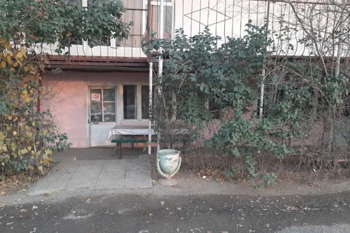 Karantin rejimini pozan çayxana aşkarlandı