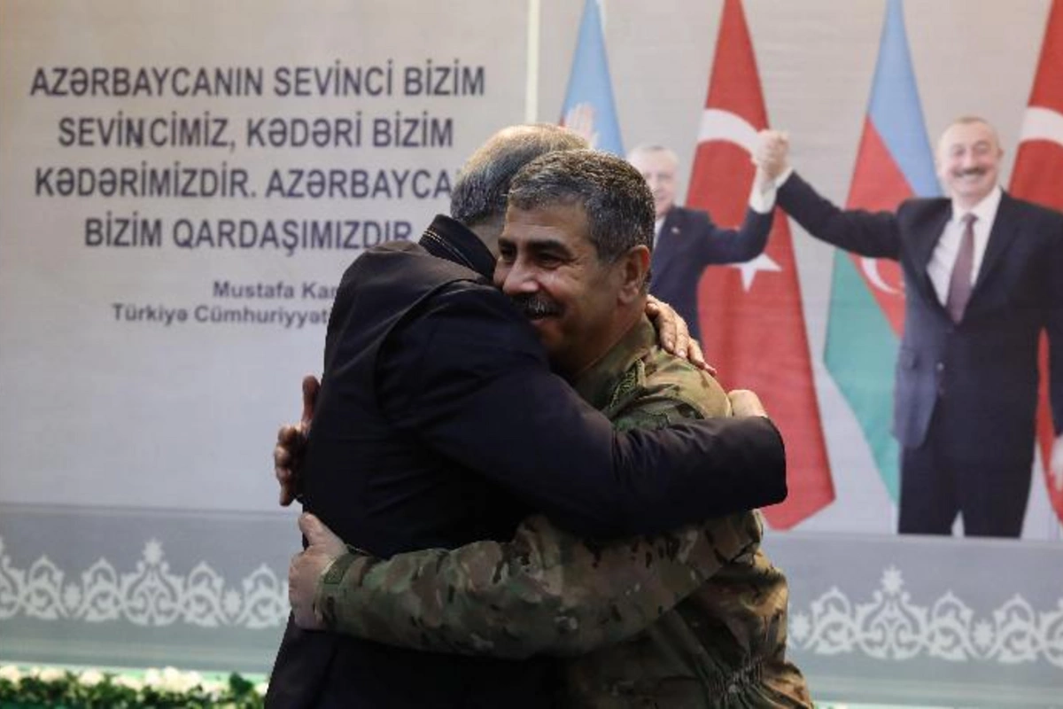 Zakir Həsənov türkiyəli hərbçilərlə görüşdə: “Qardaşlarımızı burada gördüyüm üçün çox xoşbəxtəm”