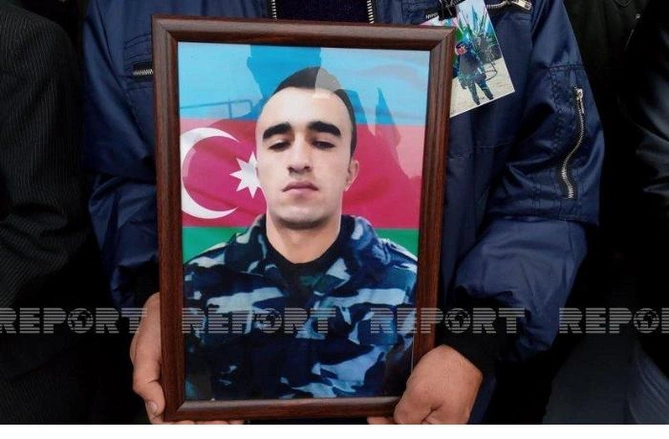 Şəhidin dünyaya gələn övladı doğum evindən evə buraxıldı — FOTO Şəhidin dünyaya gələn övladı doğum evindən evə buraxıldı — FOTO