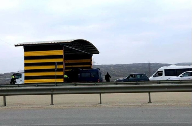 Postdan qaçanlar, arayışla gəzənlər, mayorla maraqlı dialoqlar: Bakıya giriş və çıxışda son durum