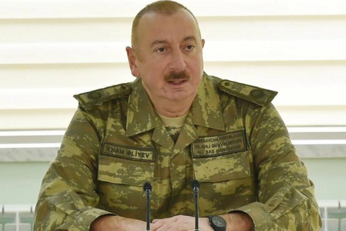 Dövlət başçısı 5 generalı təltif etdi — ADLAR