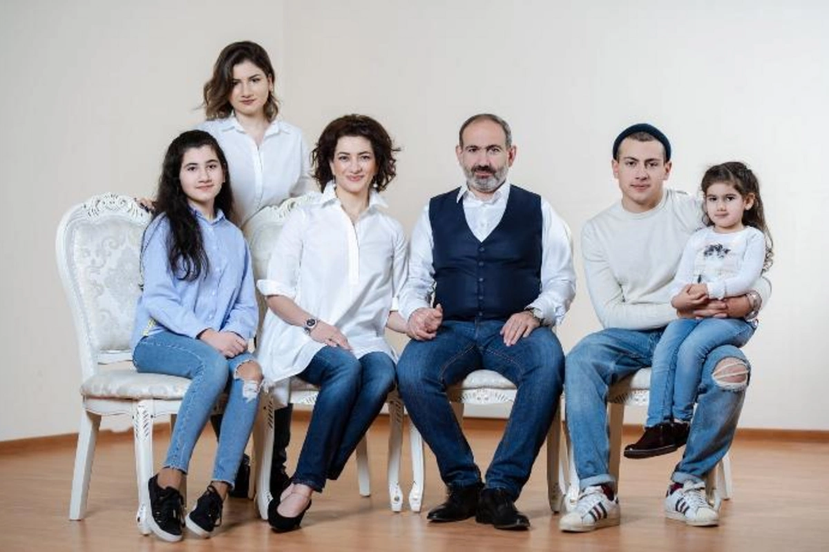 Paşinyan övladlarını təhlükəsizlik baxımından xaricə göndərib