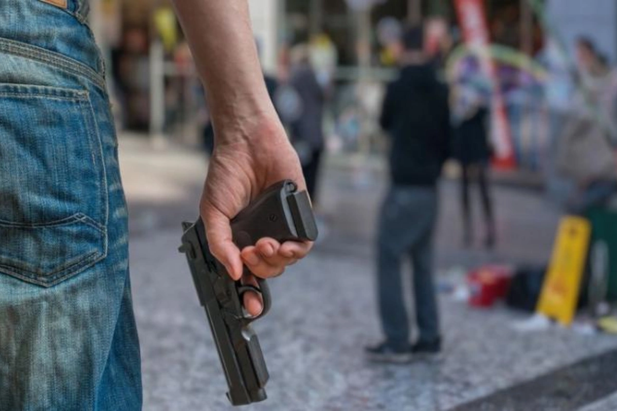 Yerevanda universitet yaxınlığında atışma olub, xəsarət alanlar var