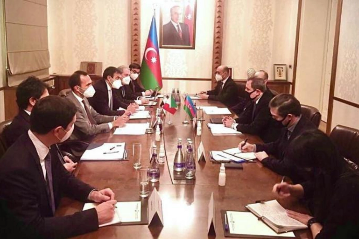 Ceyhun Bayramov italiyalı həmkarını Vətən müharibəsi barədə məlumatlandırdı
