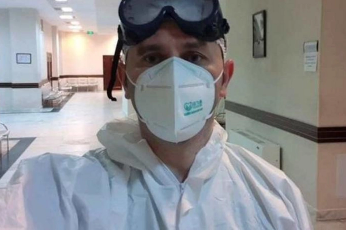 Pandemiya xəstəxanasının həkimi: “Virus insanı öldürməklə faktiki özünü məhv edir”
