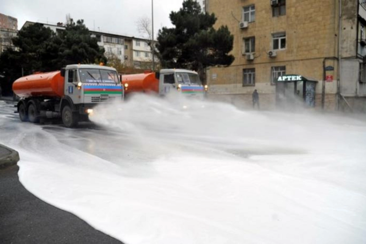 Paytaxt küçələri növbəti dəfə dezinfeksiya edilir — FOTOLAR