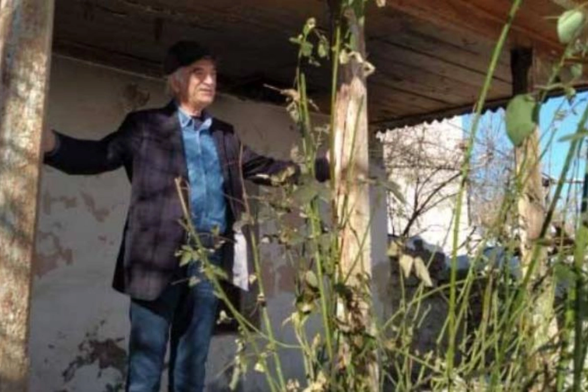 Polad Bülbüloğlu atasının Şuşadakı evində — FOTOLAR