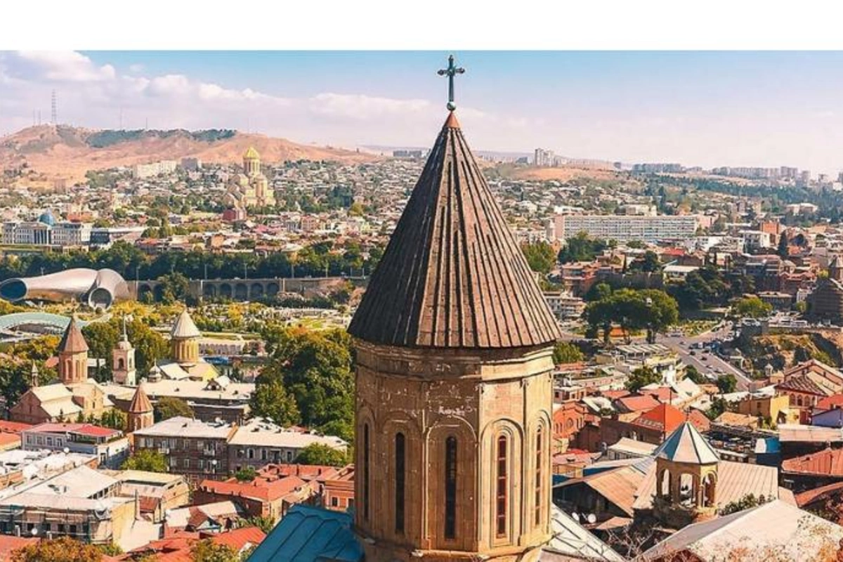 Gürcüstanda ictimai nəqliyyat fəaliyyətini bərpa edir