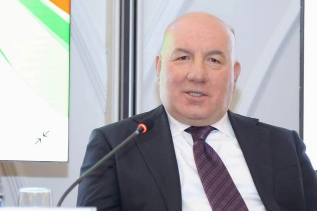 Elman Rüstəmov dövlətə və cəmiyyətə açıq-aşkar kələk gəlir — RƏQƏMLƏR