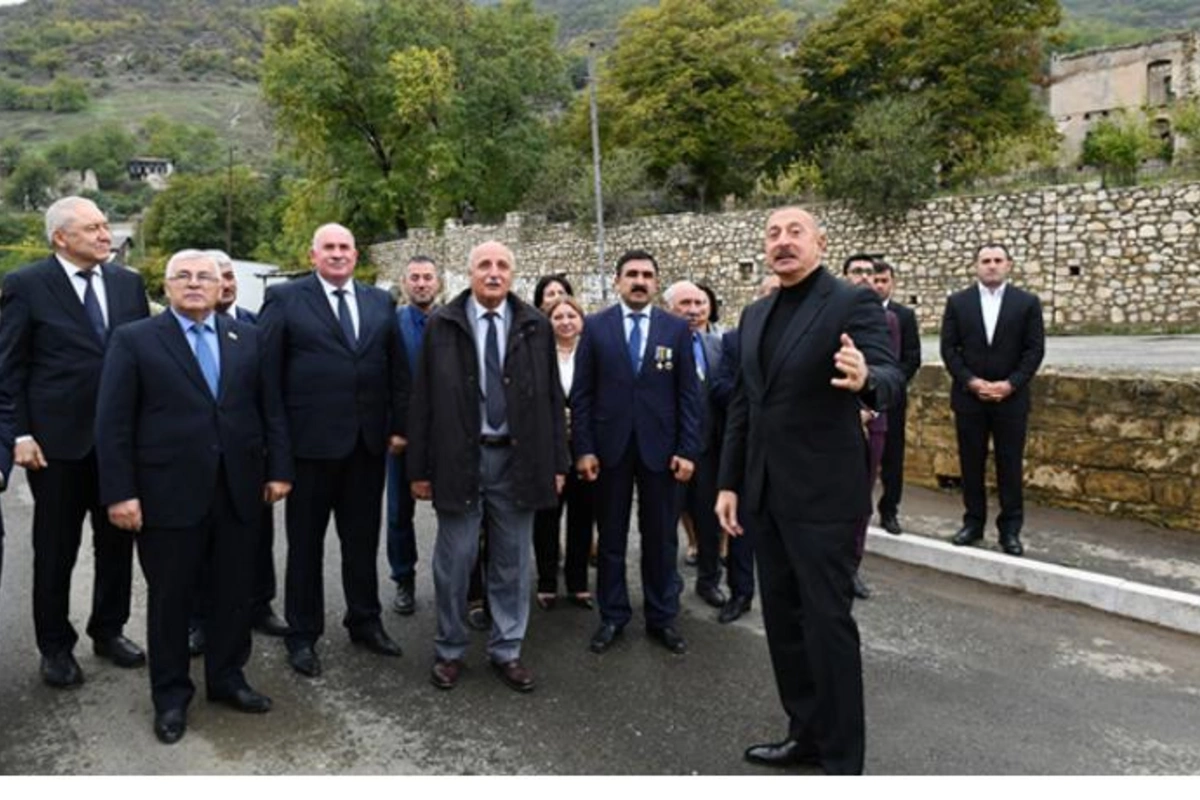 İlham Əliyev Hadrut yollarında aparılan tikinti işləri ilə tanış oldu —FOTO —YENİLƏNİB