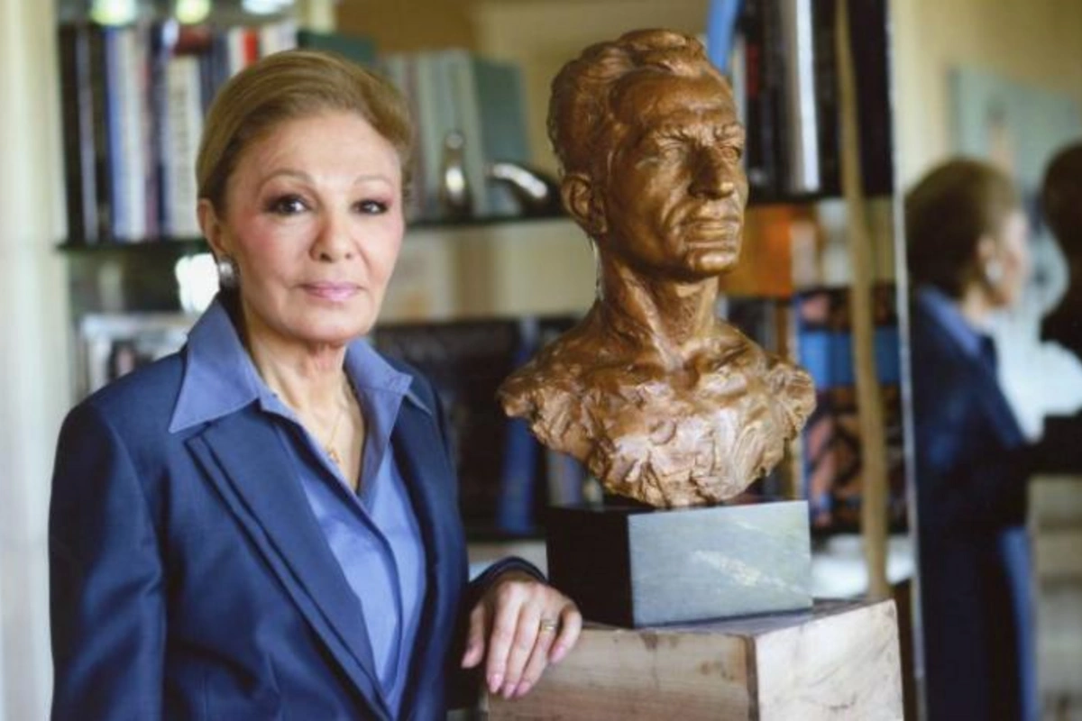 “İnana bilmirdik ki, bu qədər iş görən Şahı Xomeyni əvəz edə bilər”— İran Şahının həyat yoldaşı Fərəh Pəhləvi