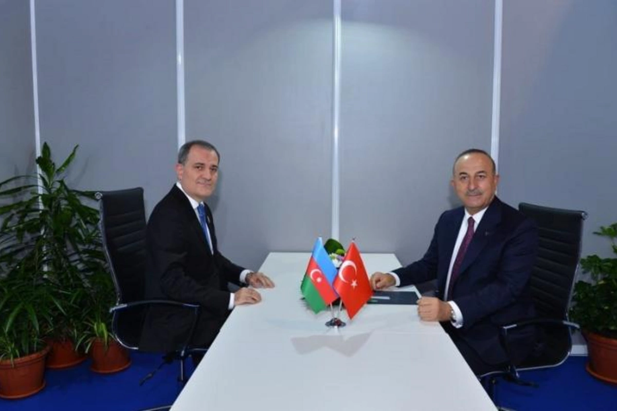 Azərbaycan və Türkiyə XİN başçıları regiondakı vəziyyəti müzakirə etdi