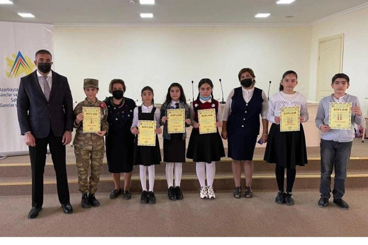 Salyanda “Müstəqilliyimiz əbədidir” mövzusunda şeir müsabiqəsi keçirildi — FOTOLAR