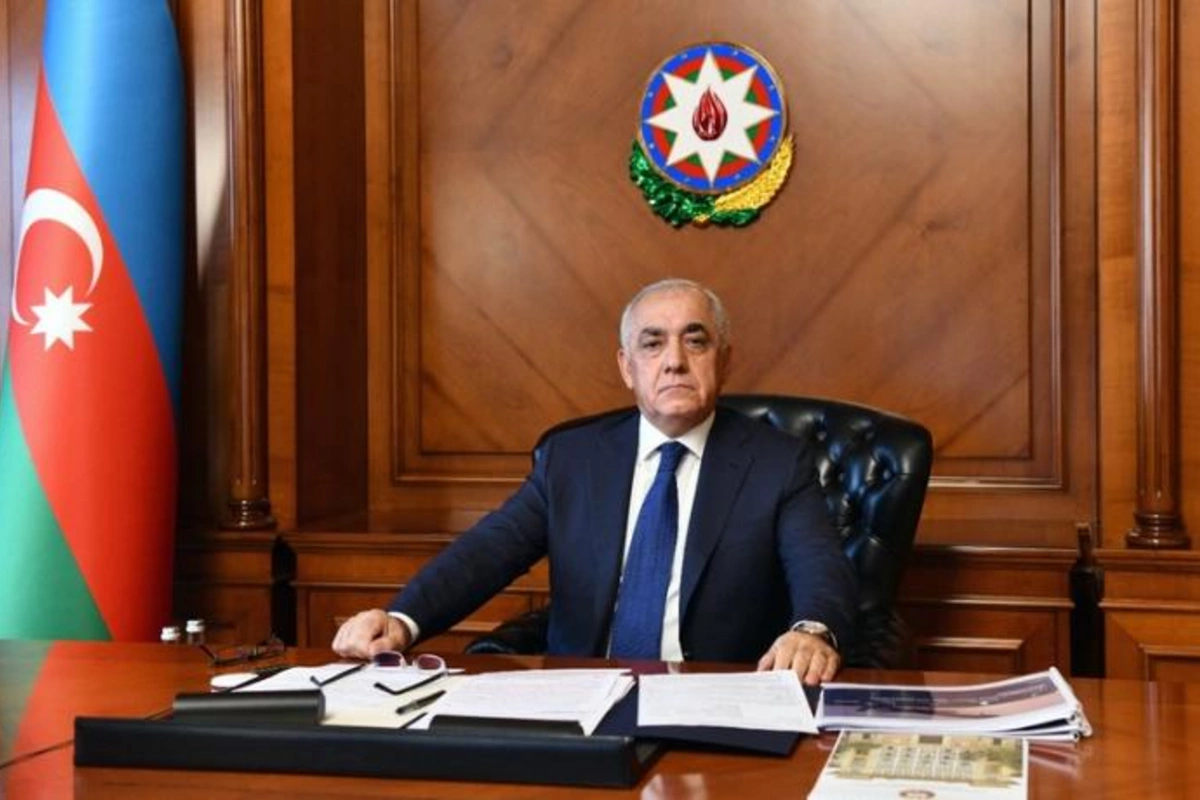 İnvestisiya Holdinqinin iclasında AZAL, “BakuBus” və metronun fəaliyyəti müzakirə edildi
