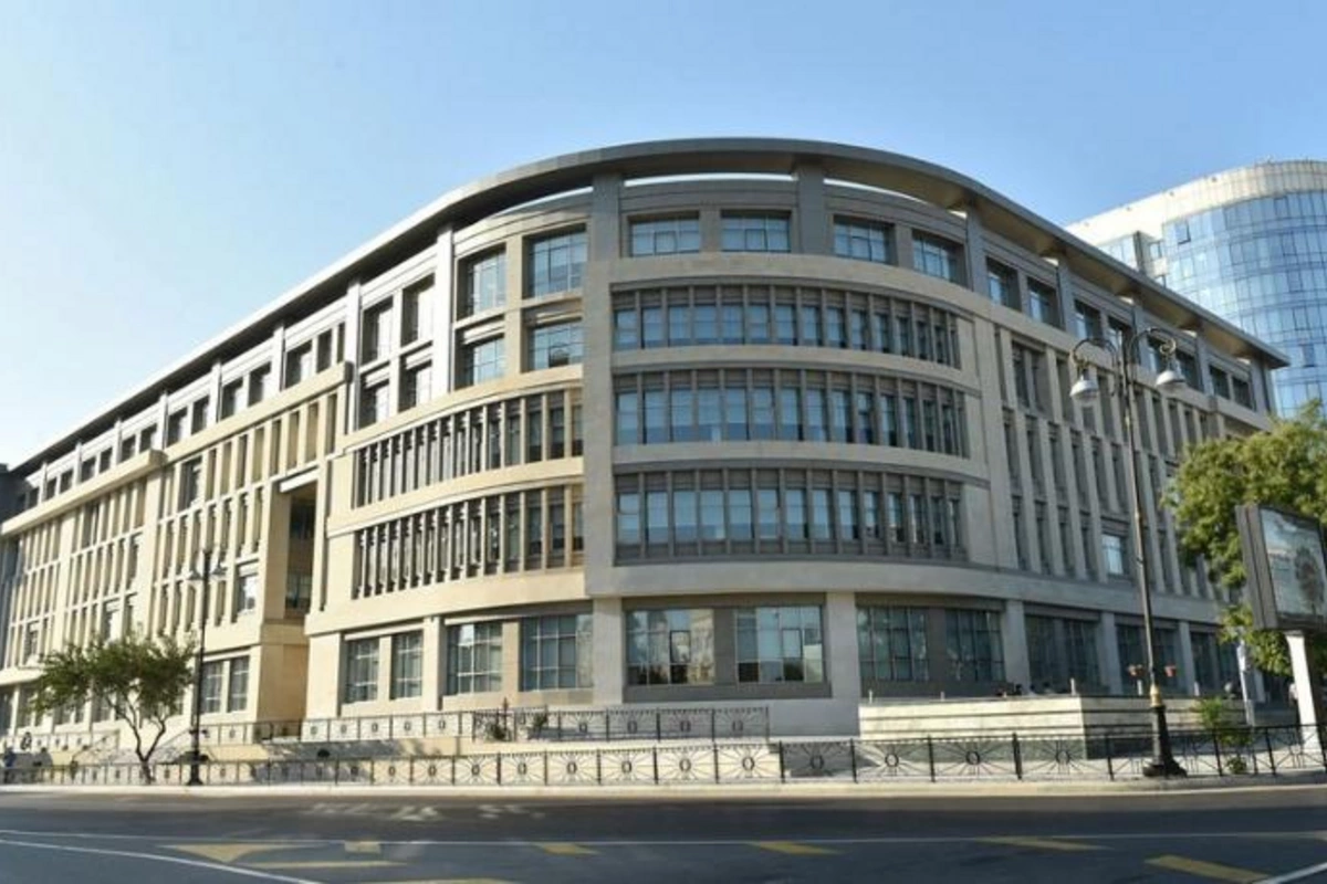 Bakıda 20 nömrəli məktəb-lisey koronavirusa görə bağlandı