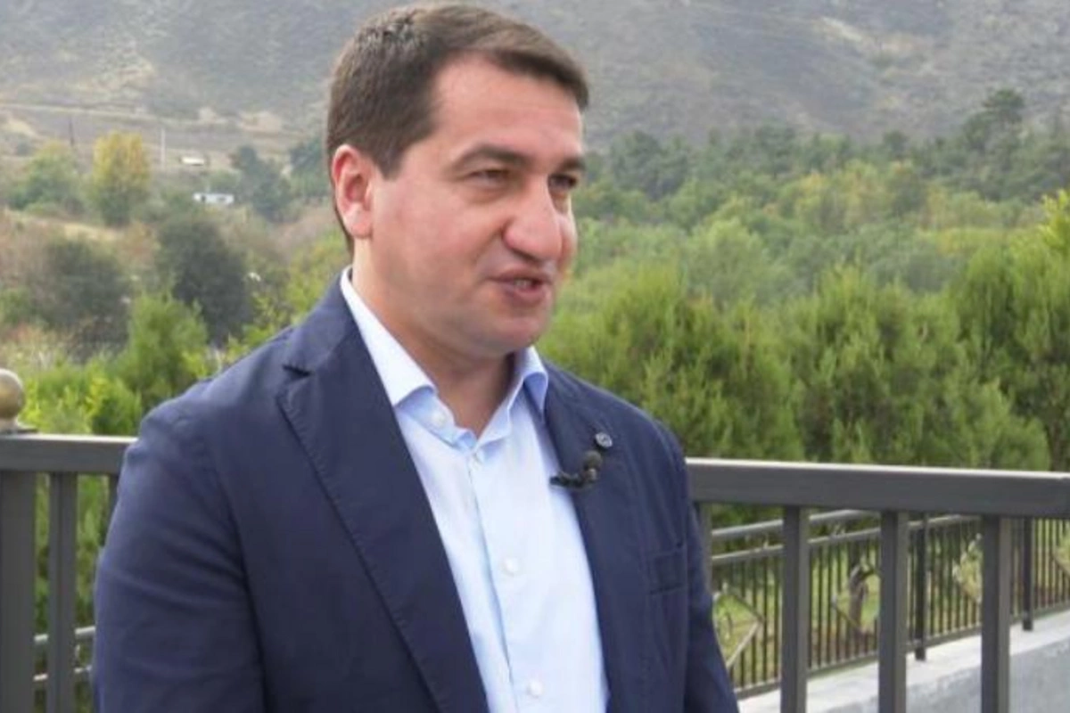 Hikmət Hacıyev: “Dağıntını görən diplomatlardan heç kim danışmağa cəsarət tapa bilmədi”
