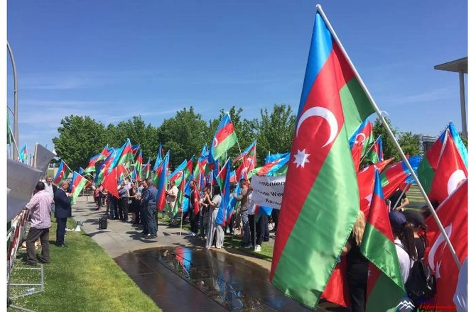 Söz və fikir azadlığı sivil cəmiyyətin atributudur — RƏYLƏR