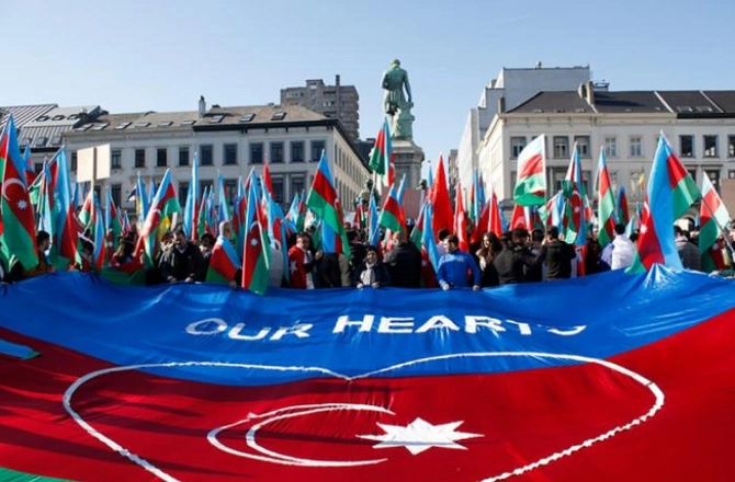 “Diasporun düzgün təşkilatlanması təkcə müharibə üçün deyil, gələcək üçün əhəmiyyətlidir” “Diasporun düzgün təşkilatlanması təkcə müharibə üçün deyil, gələcək üçün əhəmiyyətlidir”