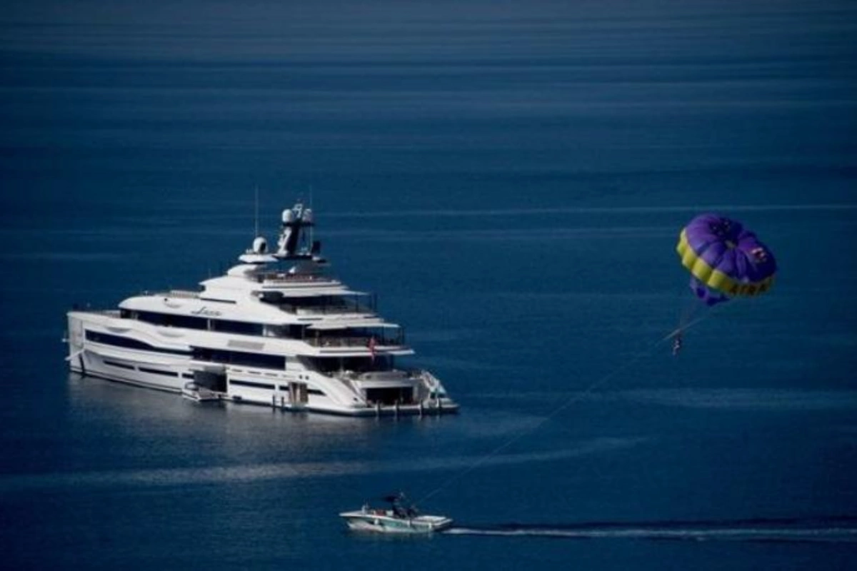 Bill Qeyts Türkiyədəki super yaxtada istirahət etdi — FOTO
