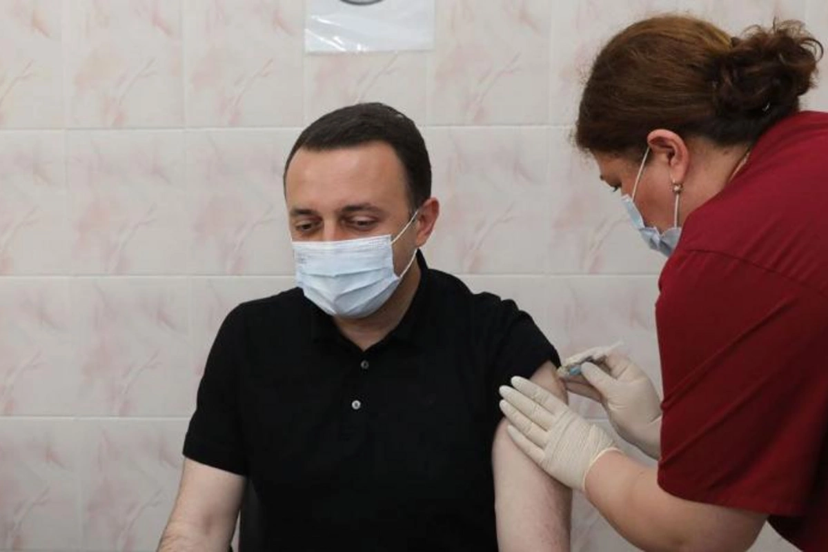 Vətəndaşları məcbur yox, əmin etməlidilər ki, vaksinasiya yeganə, alternativsiz çıxışdır — Qaribaşvili