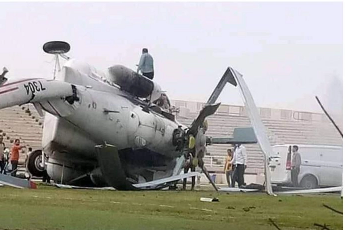 İçi pulla dolu helikopter qəzaya uğradı — FOTO